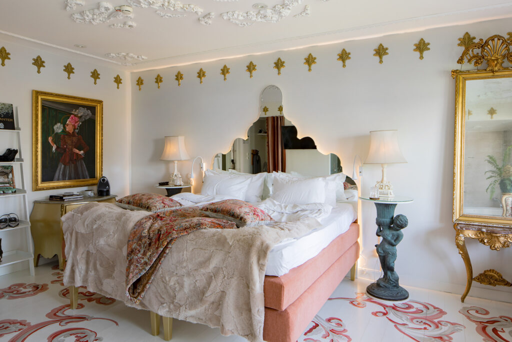 Marie-Antoinette Petit Trianon Hotel room luxury