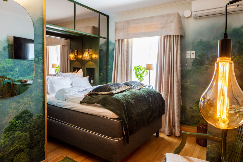 Tufted sedge, Boman's Hotel, nature, Hotel rooms