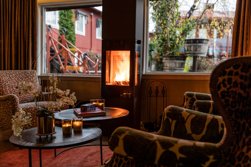 Bomans Hotell, Trosa, fireplace