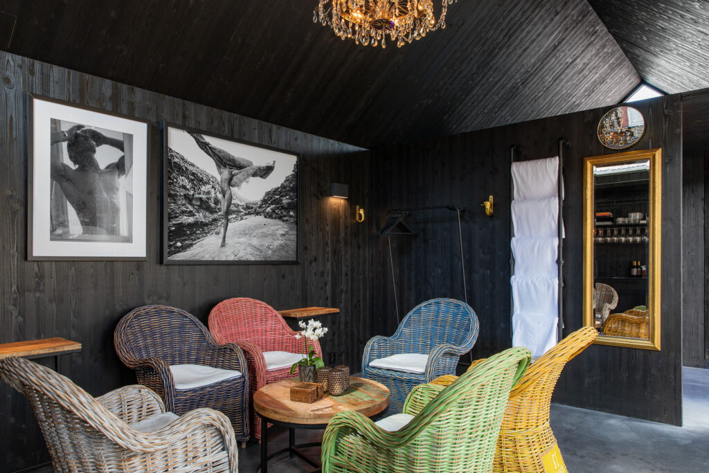 bastun, bomans, the space